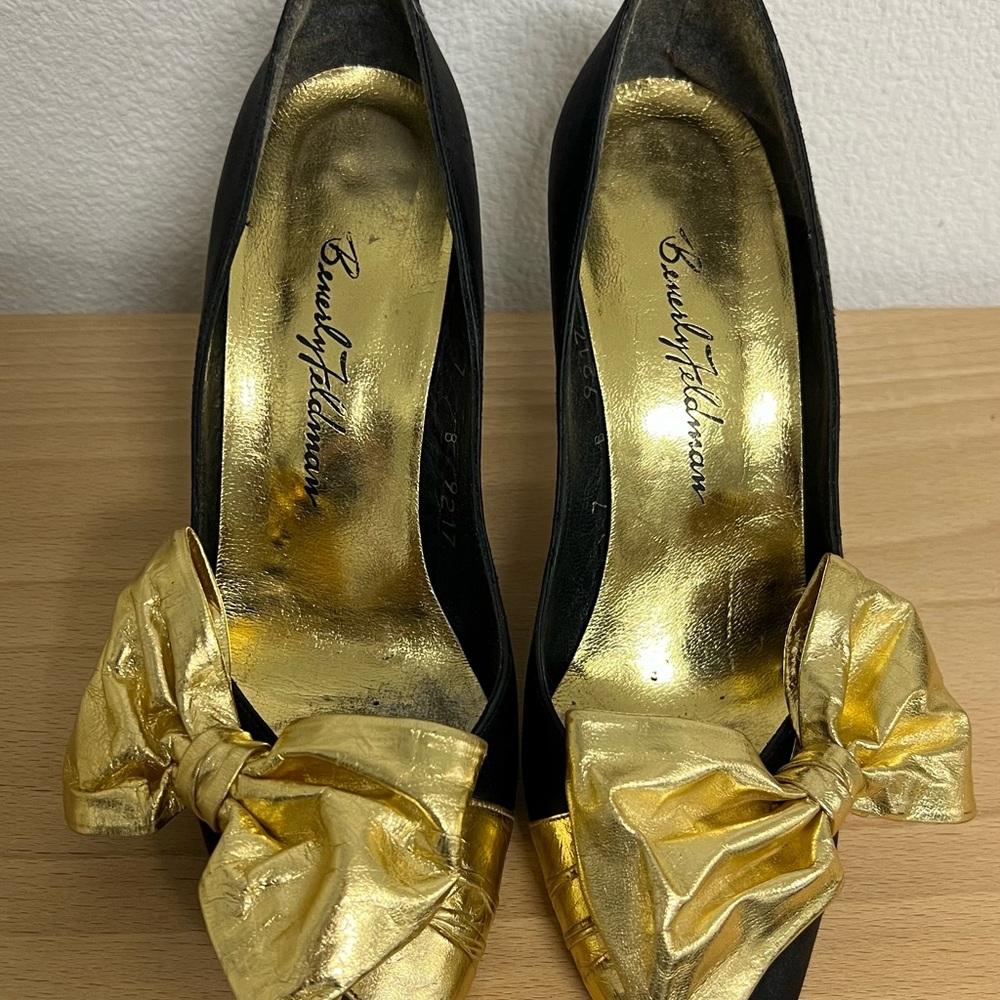 Beverly Feldman Black and Gold Heels with Metallic Bow